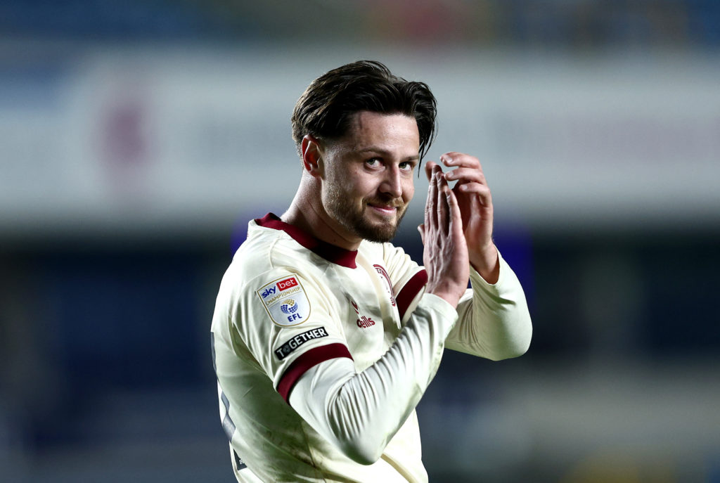 Harry Cornick of Bristol City acknowledges the fans after the Sky Bet Championship match between Millwall FC and Bristol City FC