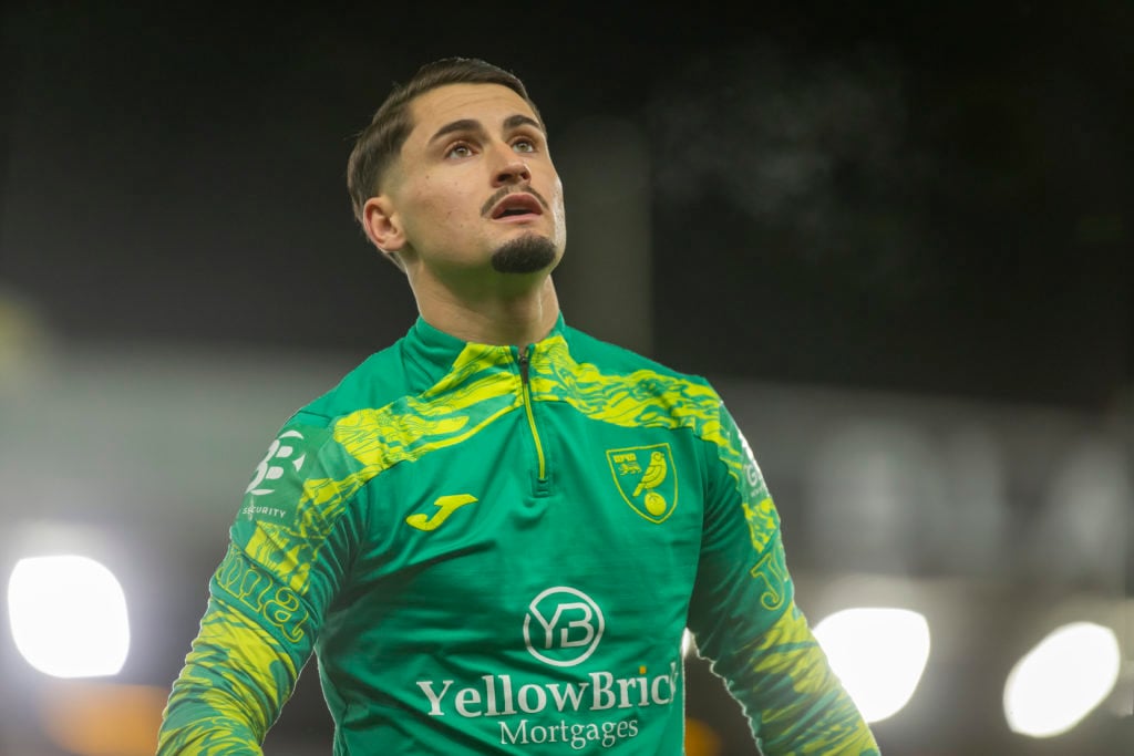 Borja Sainz of Norwich City warms up before the Sky Bet Championship match between Norwich City and Sheffield Wednesday