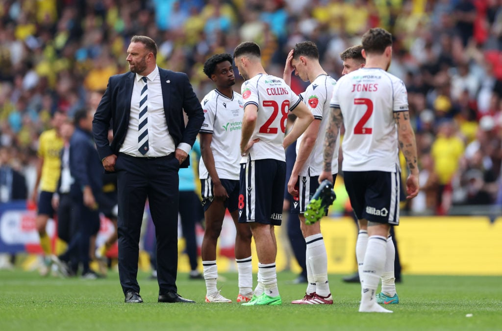 Ian Evatt with his players for Bolton Wanderers v Oxford United - Sky Bet League One Play-Off Final