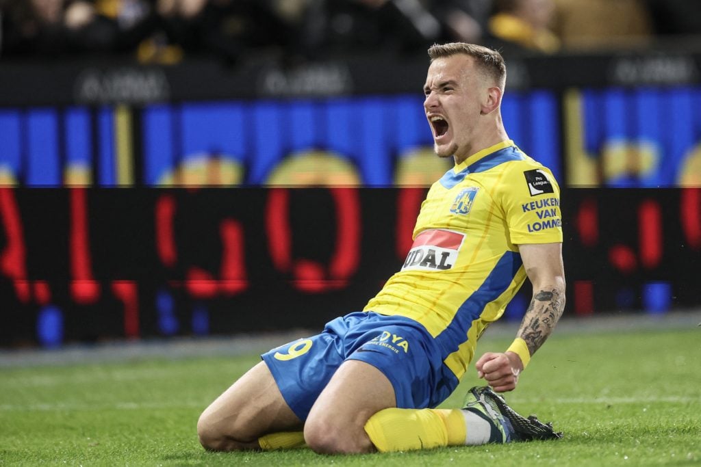 Matija Frigan celebrates his goal for Westerlo