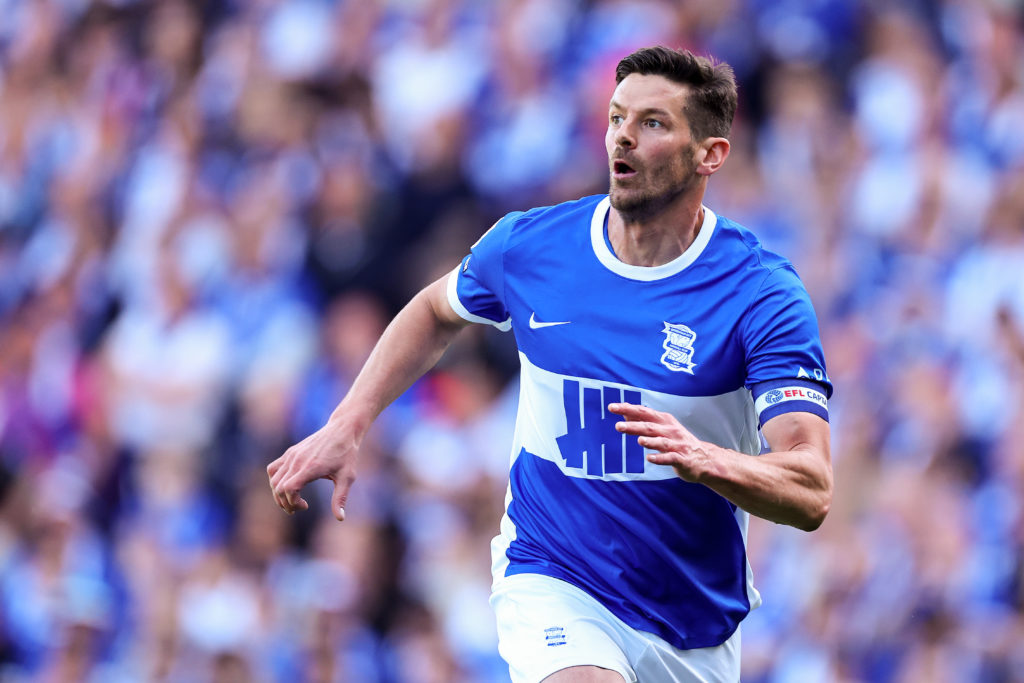 Lukas Jutkiewicz chases the ball for Birmingham City FC v Mansfield Town FC - Sky Bet League One