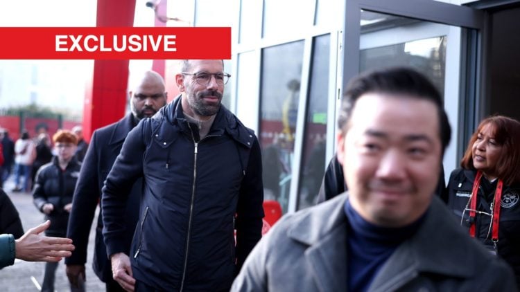 An image of Ruud van Nistelrooy with an exclusive banner