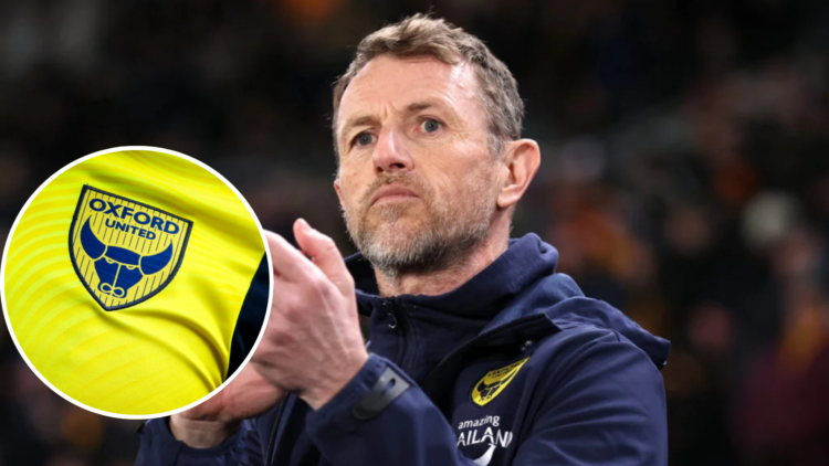 Gary Rowett, Head Coach of Oxford United, applauds the fans prior to the Sky Bet Championship match between Hull City AFC and Oxford United FC. Ins...