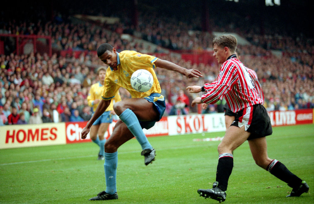 Carlton Palmer tries to control the ball under pressure during Sheffield United vs Sheffield Wednesday