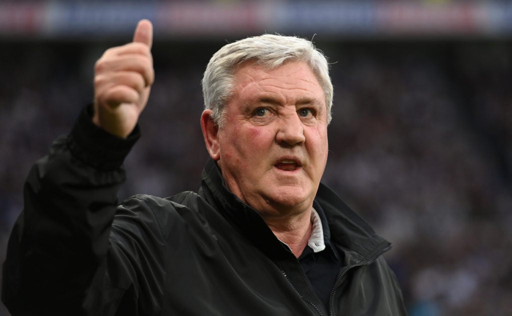 Newcastle manager Steve Bruce gives the thumbs up to the crowd prior to the Premier League match between Newcastle United and Tottenham Hotspur