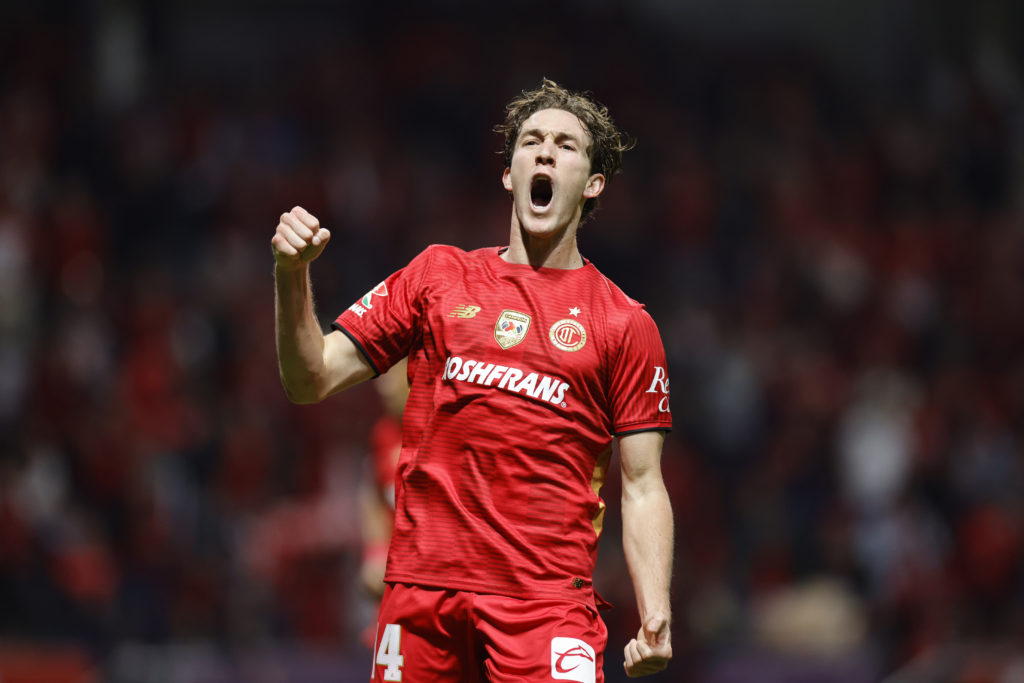 Marcel Ruiz celebrates his goal for Toluca v Necaxa