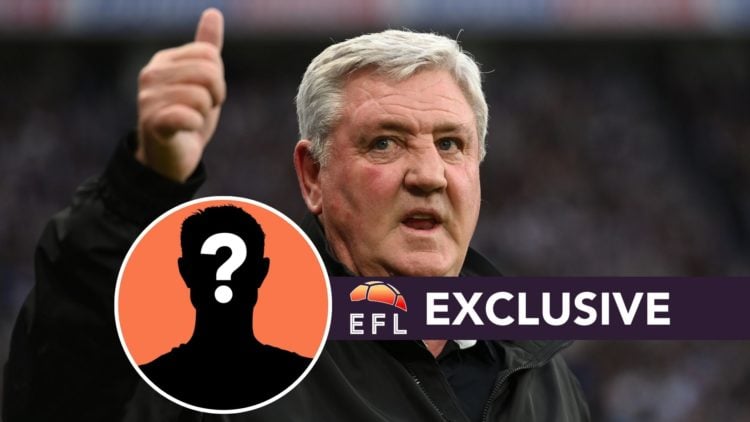 Newcastle manager Steve Bruce gives the thumbs up to the crowd prior to the Premier League match between Newcastle United and Tottenham Hotspur. In...