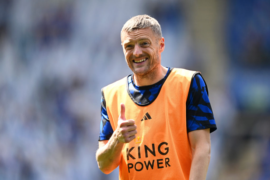 Jamie Vardy of Leicester City gestures a thumbs up