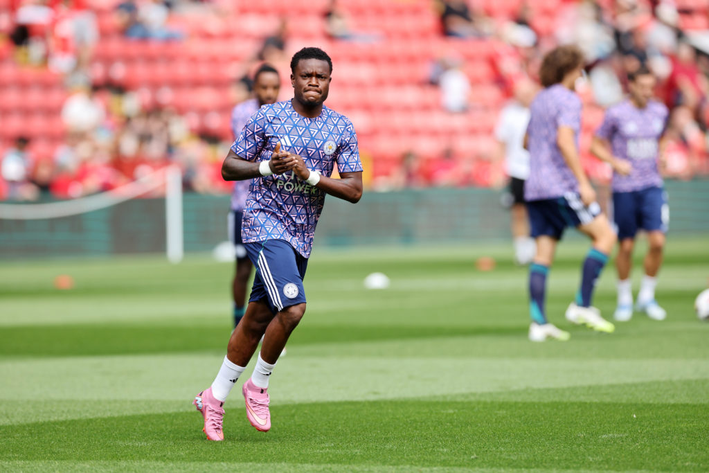 Abdul Fatawu Leicester City warms up