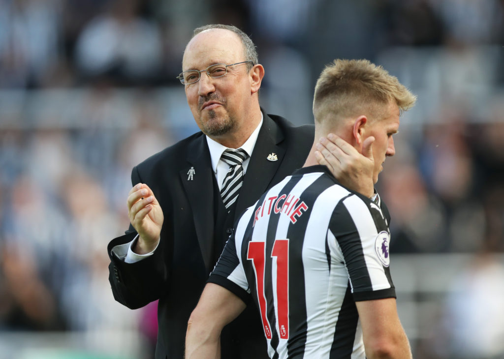 Rafa Benitez and Matt Ritchie of Newcastle against Chelsea
