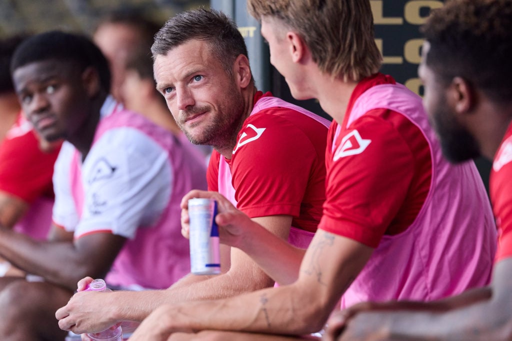 Jamie Vardy watches on from the substitutes bench during Hellas Verona vs Cremonese
